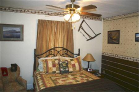 The Young House Bed And Breakfast Millinocket Quarto foto